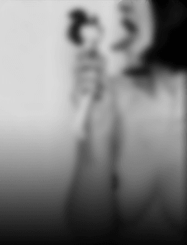 Девушка с мороженым